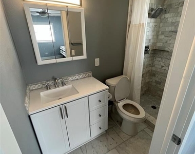2215 W Vina Del Mar Boulevard - Photo Thumbnail 7