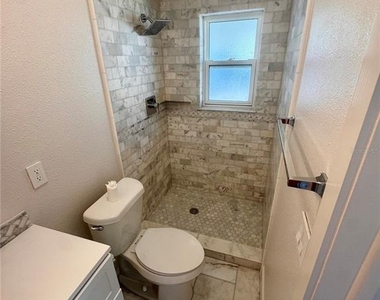 2215 W Vina Del Mar Boulevard - Photo Thumbnail 5