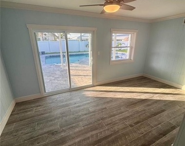 2215 W Vina Del Mar Boulevard - Photo Thumbnail 17