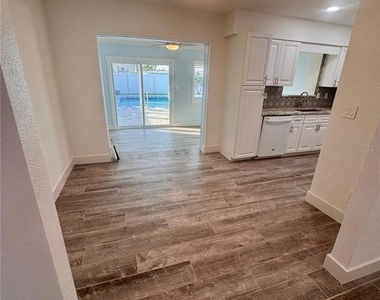 2215 W Vina Del Mar Boulevard - Photo Thumbnail 14