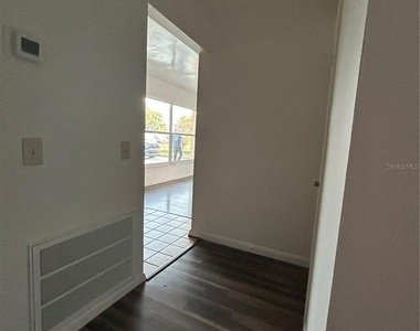110 Broward Drive - Photo Thumbnail 4