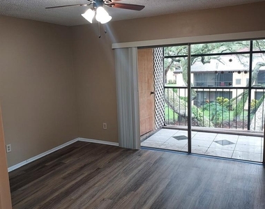 4411 Shady Terrace Lane - Photo Thumbnail 7