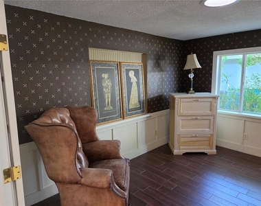 1132 Ridge Drive - Photo Thumbnail 10