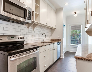 2114 W Dekle Avenue - Photo Thumbnail 5
