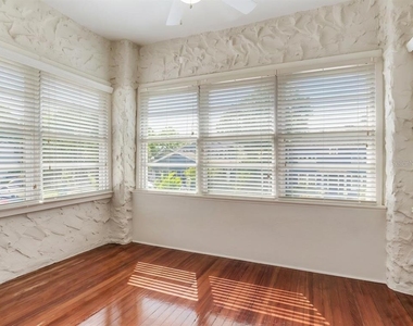 2114 W Dekle Avenue - Photo Thumbnail 11