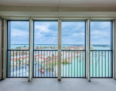10355 Paradise Boulevard - Photo Thumbnail 8