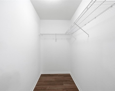 5246 Mango Fruit Street - Photo Thumbnail 11