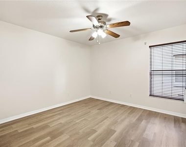 5246 Mango Fruit Street - Photo Thumbnail 8
