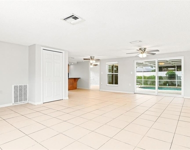 7235 Westwind Drive - Photo Thumbnail 6
