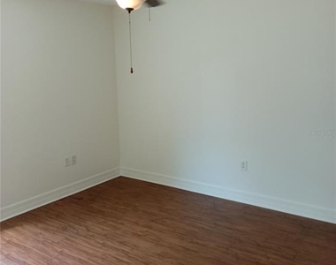 3814 N Garrison Street - Photo Thumbnail 12