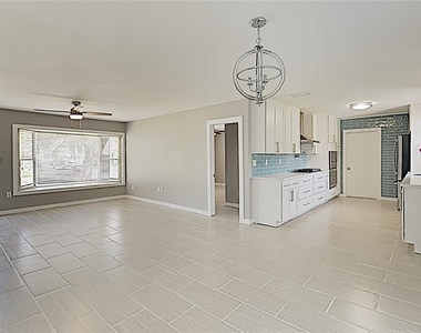 4511 S Gaines Road - Photo Thumbnail 2
