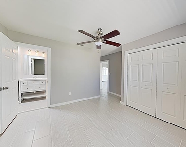 4511 S Gaines Road - Photo Thumbnail 7
