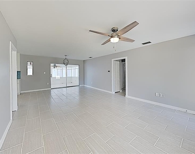 4511 S Gaines Road - Photo Thumbnail 4