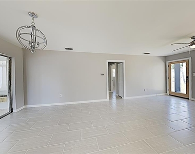 4511 S Gaines Road - Photo Thumbnail 3