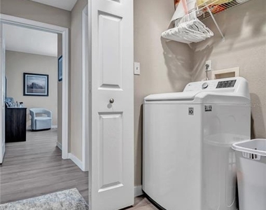 9834 Lake Chase Island Way - Photo Thumbnail 15