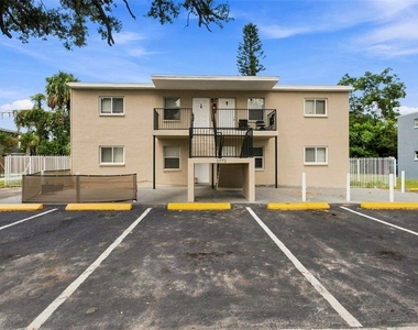1771 Russell Street S - Photo Thumbnail 14