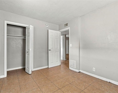 1771 Russell Street S - Photo Thumbnail 9