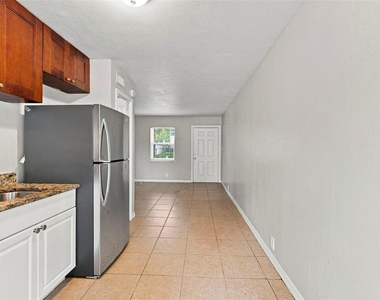 1771 Russell Street S - Photo Thumbnail 5