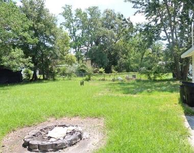 6731 Mopsy Ln - Photo Thumbnail 2