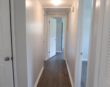 6731 Mopsy Ln - Photo Thumbnail 5