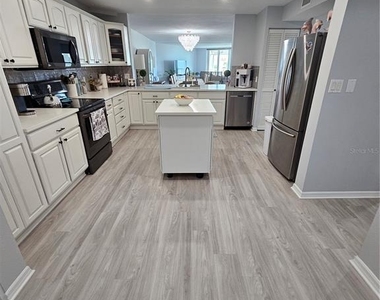 6500 Sunset Way - Photo Thumbnail 5