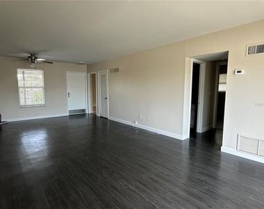 809 Hummingbird Way - Photo Thumbnail 4