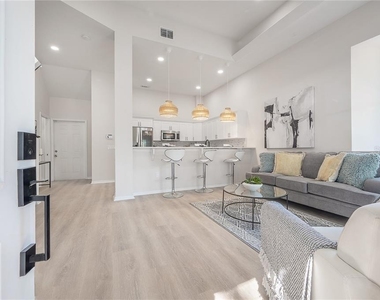 9417 Citrus Glen Place - Photo Thumbnail 5
