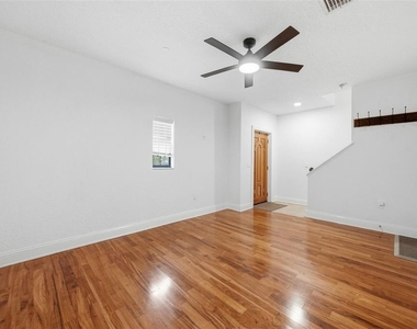 2236 Soho Bay Court - Photo Thumbnail 11