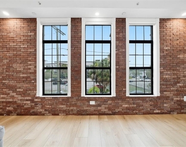 2236 Soho Bay Court - Photo Thumbnail 9