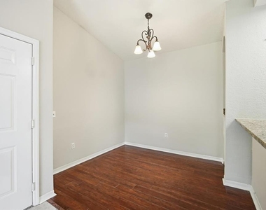 5703 Legacy Crescent Place - Photo Thumbnail 5