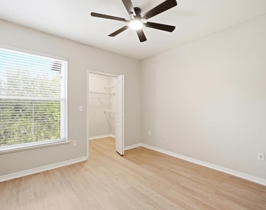 5703 Legacy Crescent Place - Photo Thumbnail 10