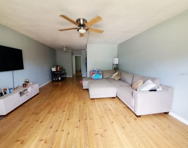 2344 Shelley Street - Photo Thumbnail 5