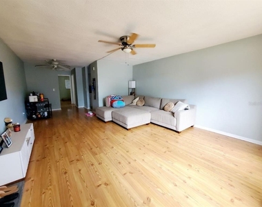 2344 Shelley Street - Photo Thumbnail 2