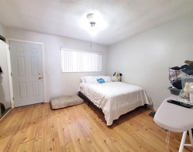 2344 Shelley Street - Photo Thumbnail 10