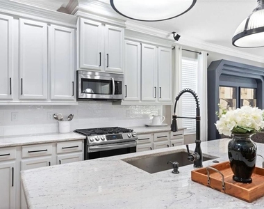 1122 Nashville Drive - Photo Thumbnail 8