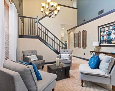 1122 Nashville Drive - Photo Thumbnail 7