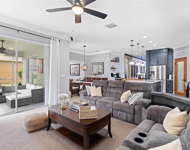 1122 Nashville Drive - Photo Thumbnail 12