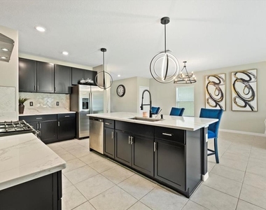 5517 Appleton Shore Drive - Photo Thumbnail 11