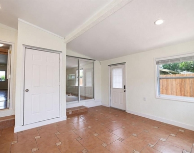 520 83rd Avenue N - Photo Thumbnail 26