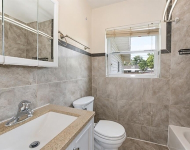 520 83rd Avenue N - Photo Thumbnail 15