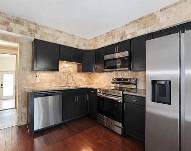 520 83rd Avenue N - Photo Thumbnail 8