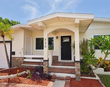 520 83rd Avenue N - Photo Thumbnail 1