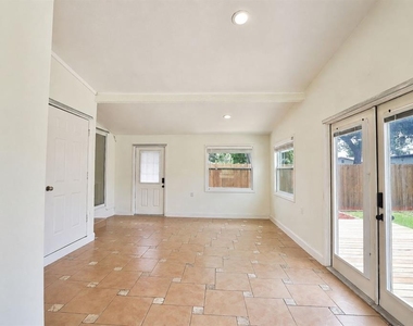 520 83rd Avenue N - Photo Thumbnail 27