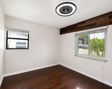 520 83rd Avenue N - Photo Thumbnail 11