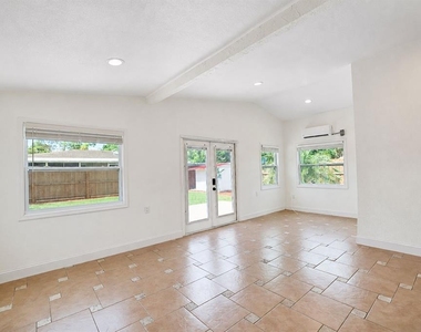 520 83rd Avenue N - Photo Thumbnail 25