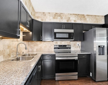 520 83rd Avenue N - Photo Thumbnail 9