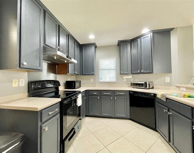 8227 Midnight Sun Court - Photo Thumbnail 8