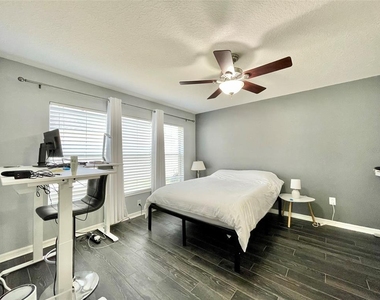 8227 Midnight Sun Court - Photo Thumbnail 13