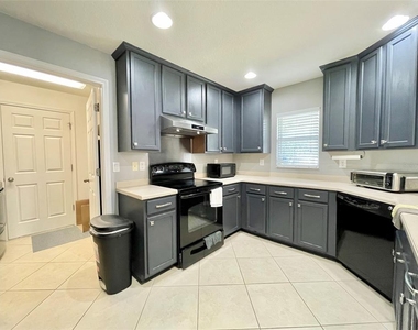 8227 Midnight Sun Court - Photo Thumbnail 9