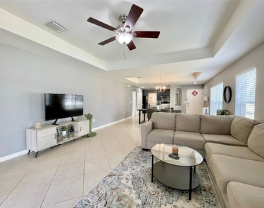 8227 Midnight Sun Court - Photo Thumbnail 7